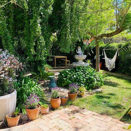 Charming Apartment In A Duplex With Garden & Balcony Cunit Bagian luar foto