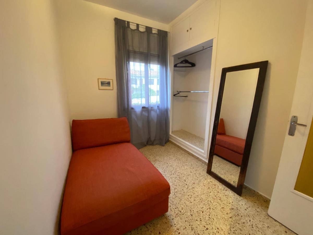 Charming Apartment In A Duplex With Garden & Balcony Cunit Bagian luar foto