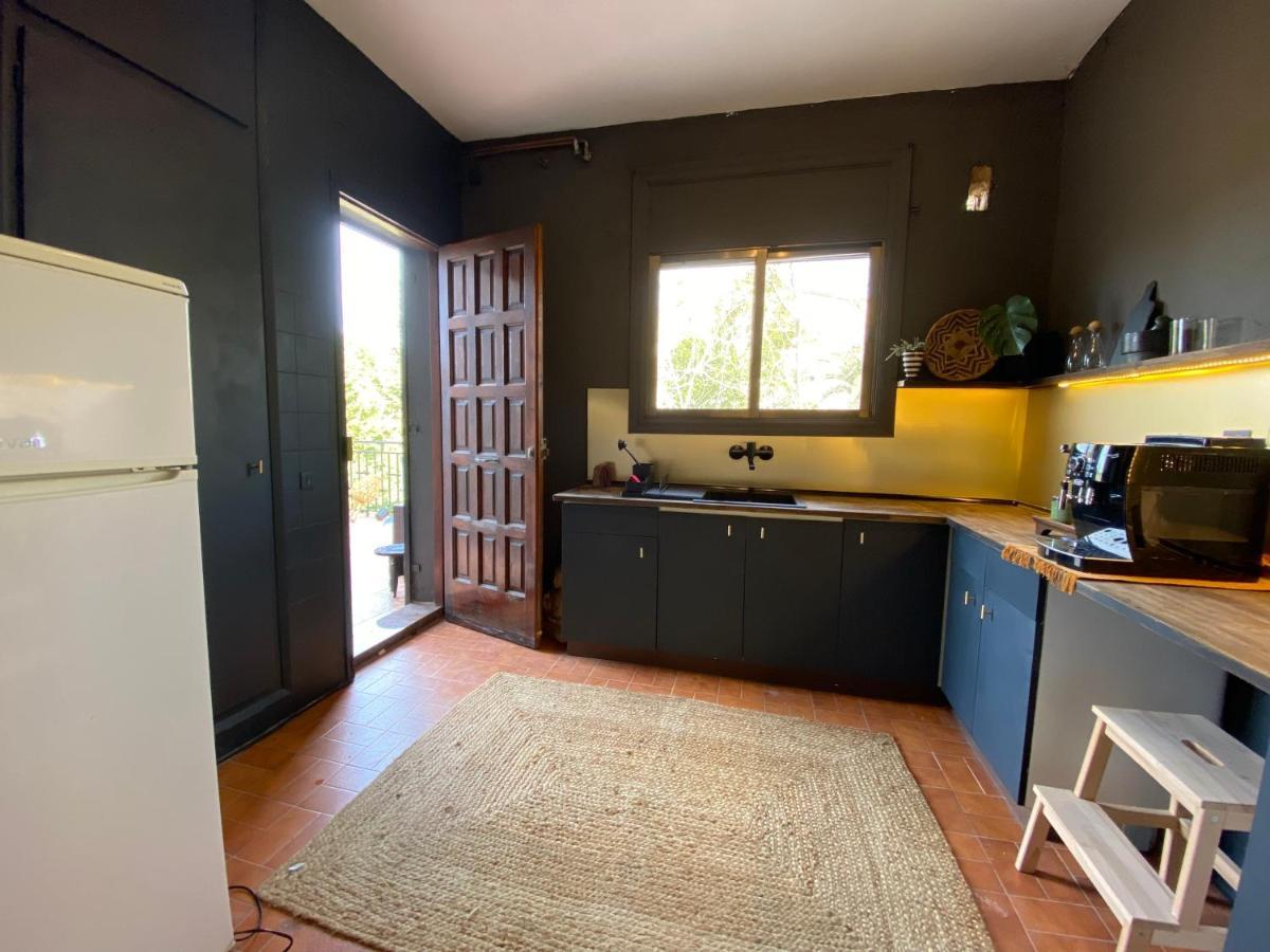 Charming Apartment In A Duplex With Garden & Balcony Cunit Bagian luar foto