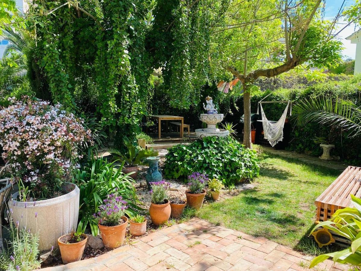 Charming Apartment In A Duplex With Garden & Balcony Cunit Bagian luar foto