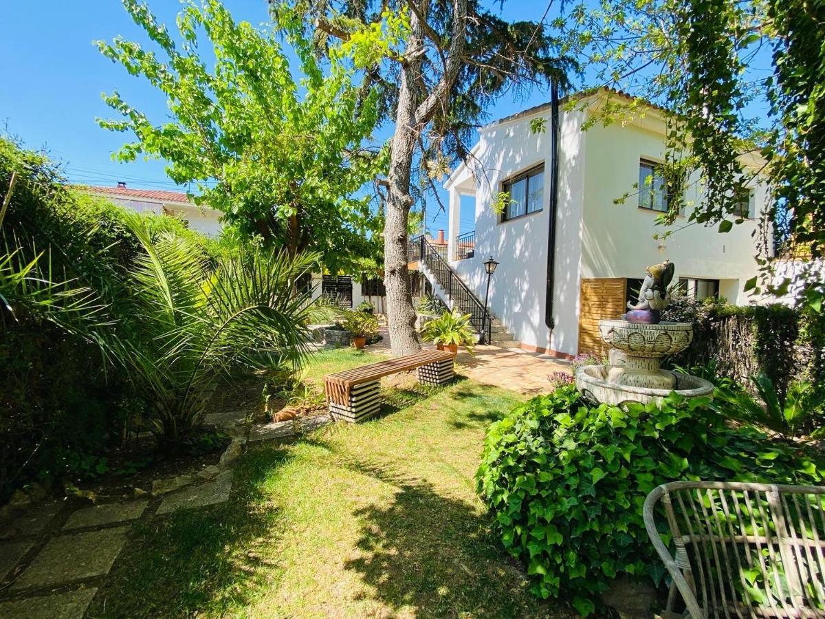 Charming Apartment In A Duplex With Garden & Balcony Cunit Bagian luar foto