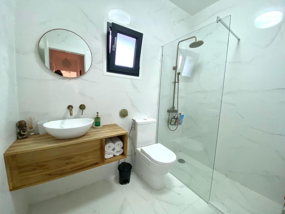 Charming Apartment In A Duplex With Garden & Balcony Cunit Bagian luar foto