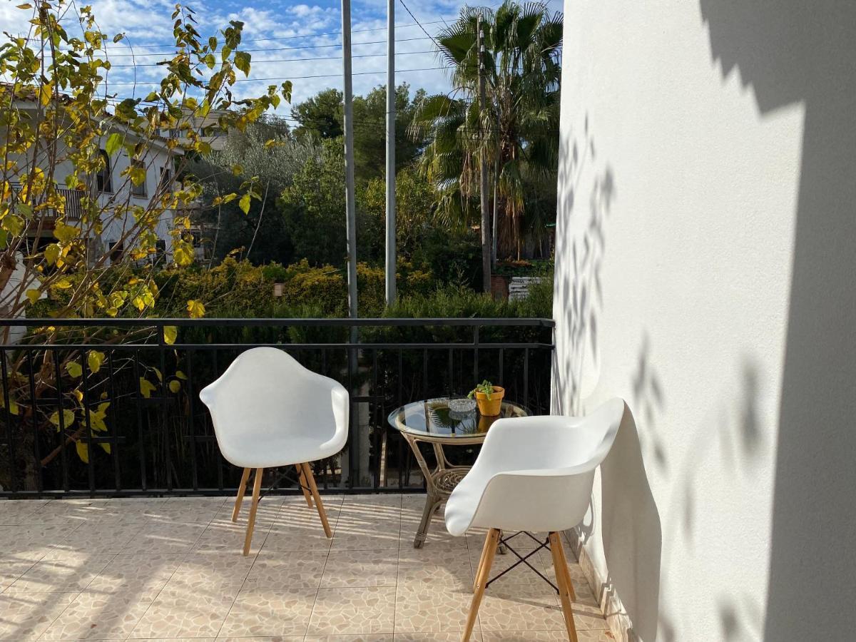 Charming Apartment In A Duplex With Garden & Balcony Cunit Bagian luar foto